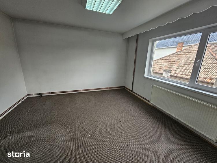 Casă cu 6 camere cu Teren 250 Mp în Gheorgheni