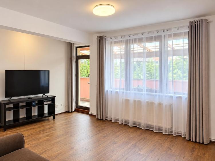 Apartament cu 3 camere decomandat, mobilat în Aviatorilor
