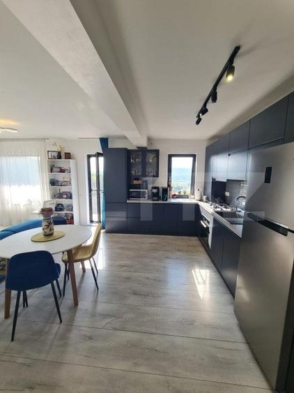 Apartament cu 3 camere semidecomandat, mobilat în Florești — fotografia 3