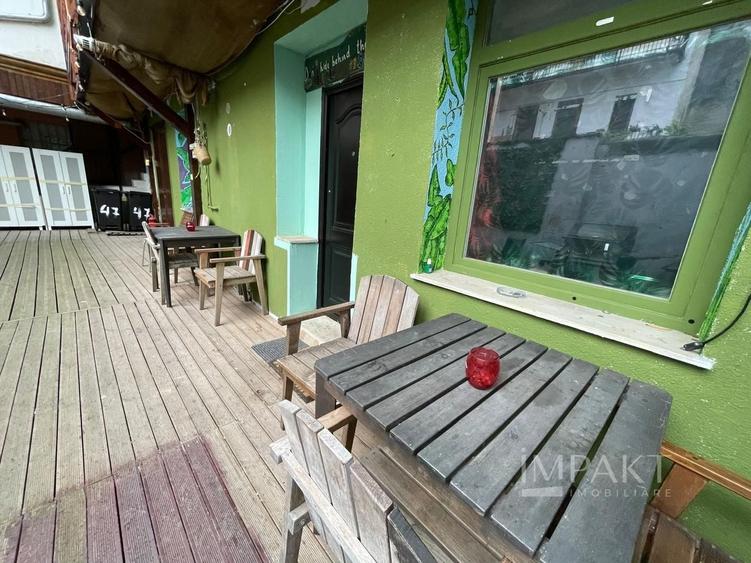 Casă individuală cu 14 camere cu Canalizare în Ultracentral
