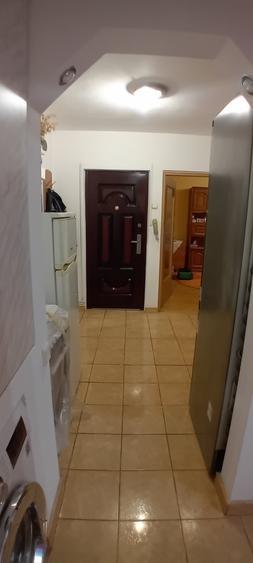 Apartament cu 2 camere decomandat în Girocului