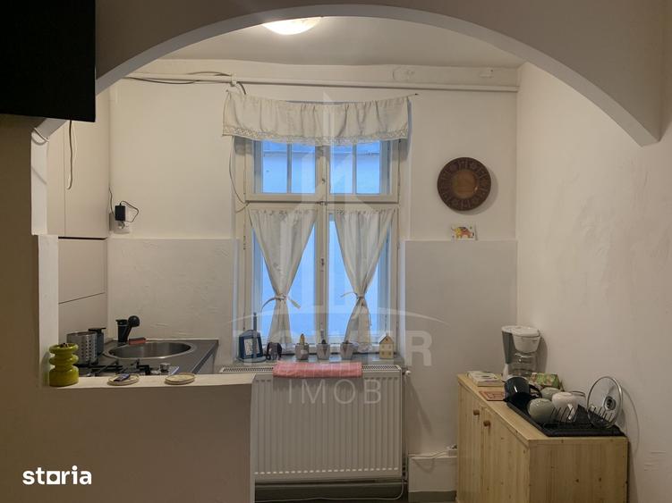 Casă cu 8 camere cu Teren 203 Mp în Ultracentral