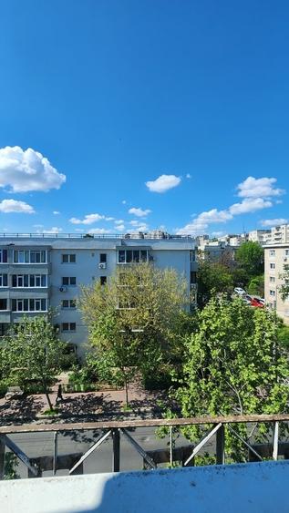 Garsonieră decomandată, mobilată în Decebal