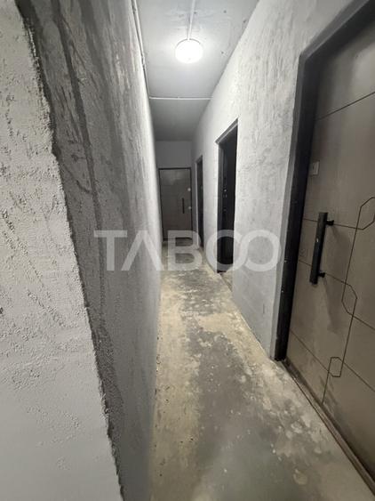 Penthouse cu 2 camere semidecomandat, mobilat în Florești