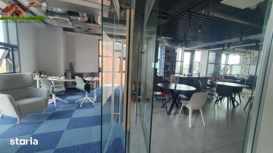 Spațiu comercial, de 200 mp, în Podu Roș