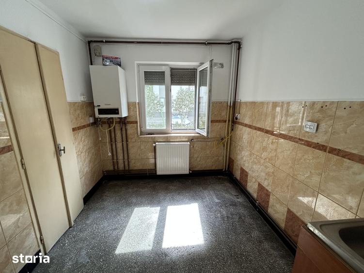 Apartament cu 3 camere în Romanilor