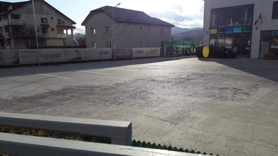 Spațiu industrial, de 1,400 mp, în Exterior Est