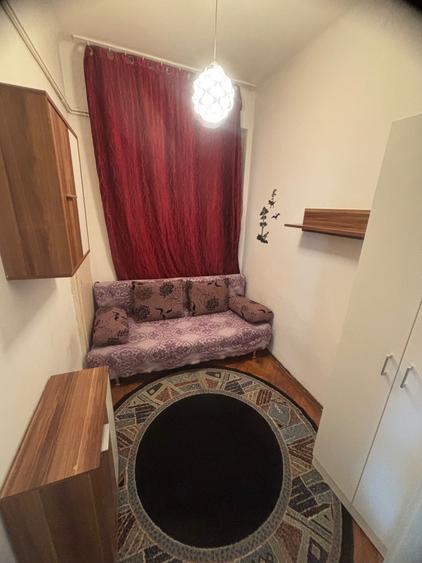 Apartament cu 3 camere semidecomandat în Central