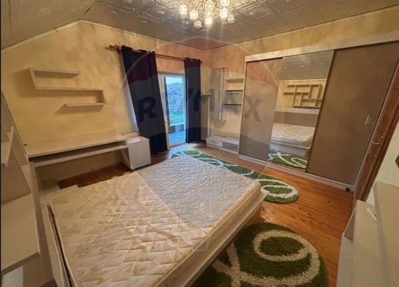 Casă individuală cu 5 camere cu Teren 700 Mp în Grădiște