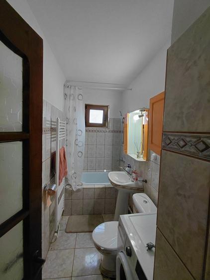 Apartament cu 2 camere semidecomandat în Preajba Mare