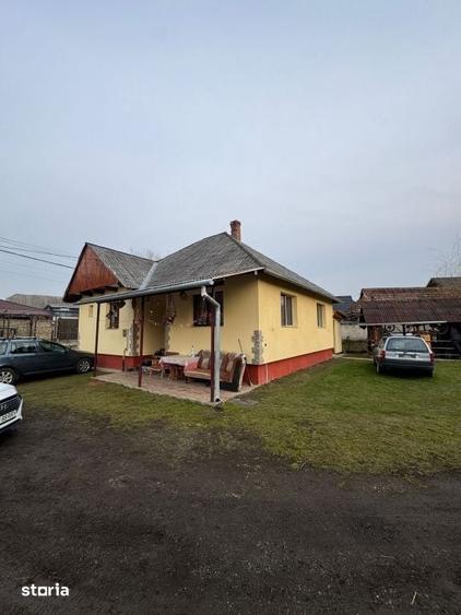 Casă cu 3 camere decomandat cu Teren 800 Mp în Central
