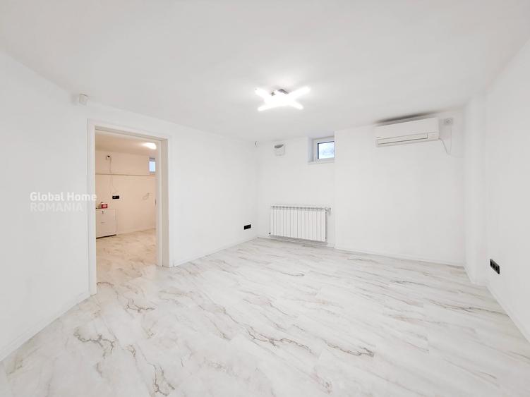 Apartament cu 5 camere decomandat în Romană