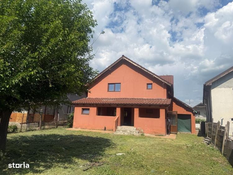 Casă cu 4 camere în Gura Văii