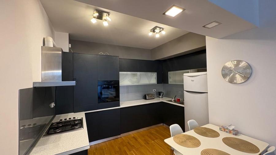Apartament cu 3 camere decomandat, mobilat în Pipera