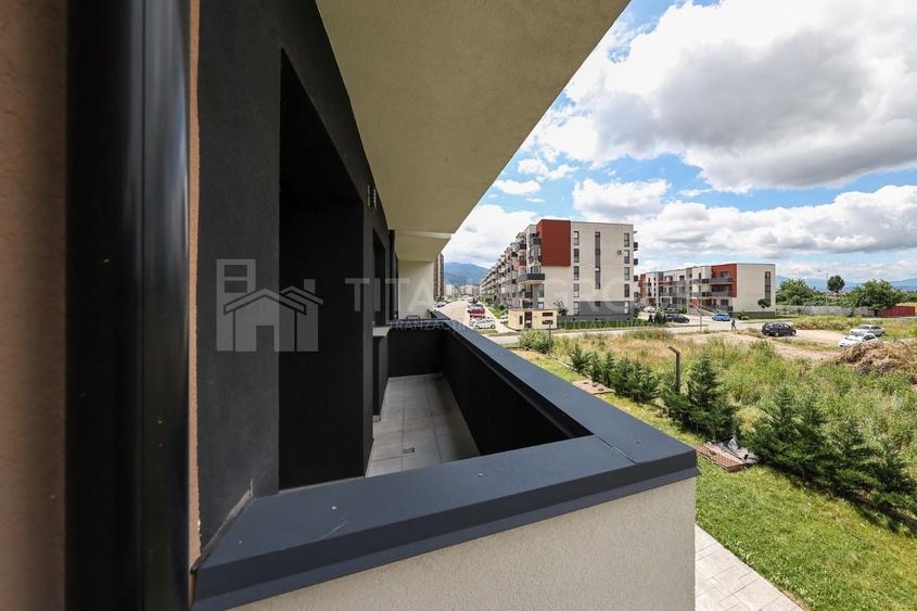 Apartament cu 3 camere decomandat în Tractorul