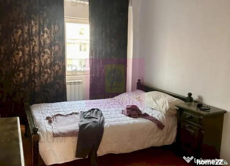 Apartament cu 3 camere decomandat în Sebastian