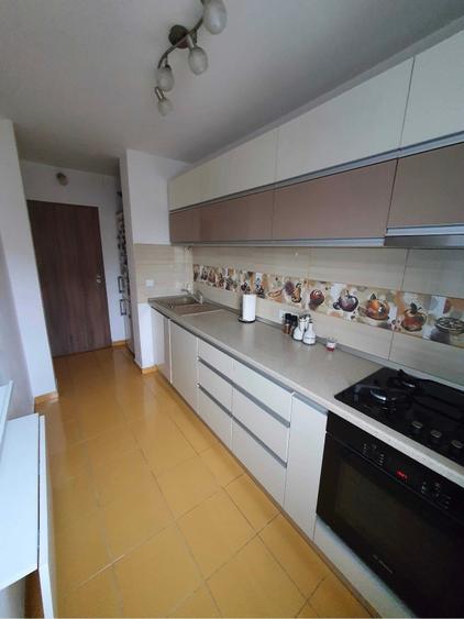 Apartament cu 3 camere decomandat, mobilat în Drumul Taberei