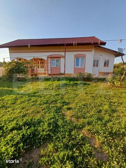 Casa din caramida cu teren generos de 4.717 mp | Dealu, comuna Zvorist - 10