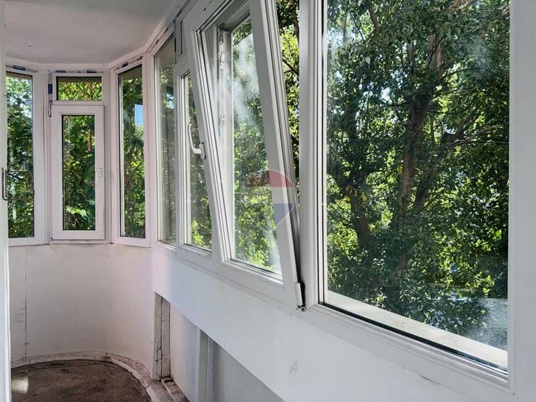 Apartament cu 2 camere decomandat în Teiul Doamnei