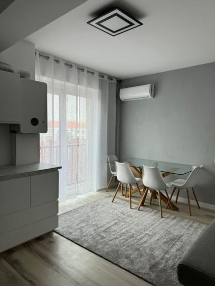 Apartament cu 2 camere semidecomandat, mobilat în Unirii
