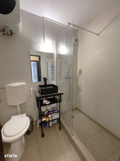 Apartament cu 3 camere decomandat în Berceni