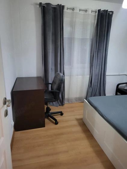 Apartament cu 3 camere decomandat, mobilat în Moinești
