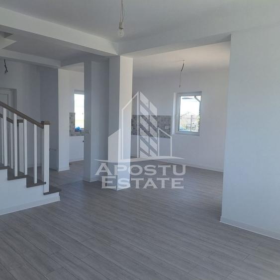 Casă cu 4 camere cu Teren 300 Mp în Bucovăț (Remetea Mare)