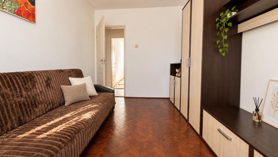 Apartament cu 3 camere semidecomandat în Olimpia-Stadion
