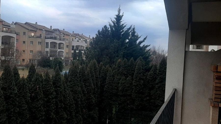 Apartament cu 4 camere semidecomandat, mobilat în Pipera
