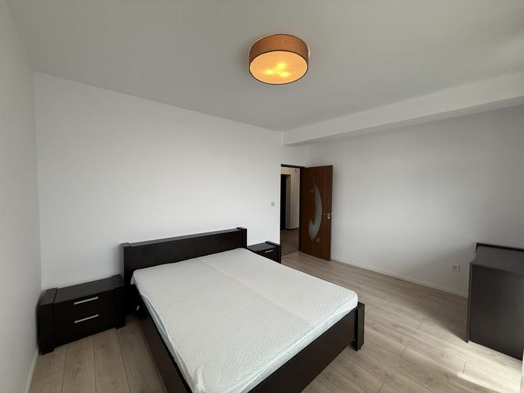 Apartament cu 3 camere decomandat în Vest