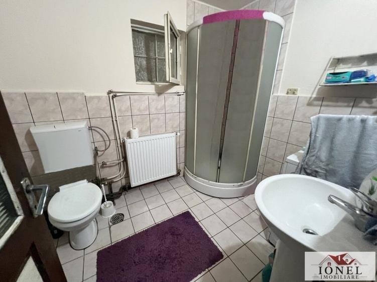 Casă individuală cu 3 camere cu Teren 1338 Mp în Ampoița