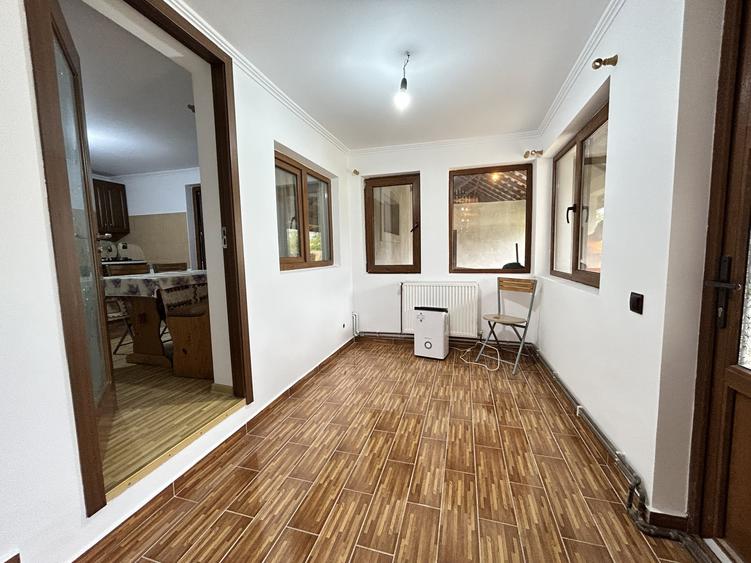 Casă individuală cu 6 camere cu Teren 1150 Mp în Zidurile