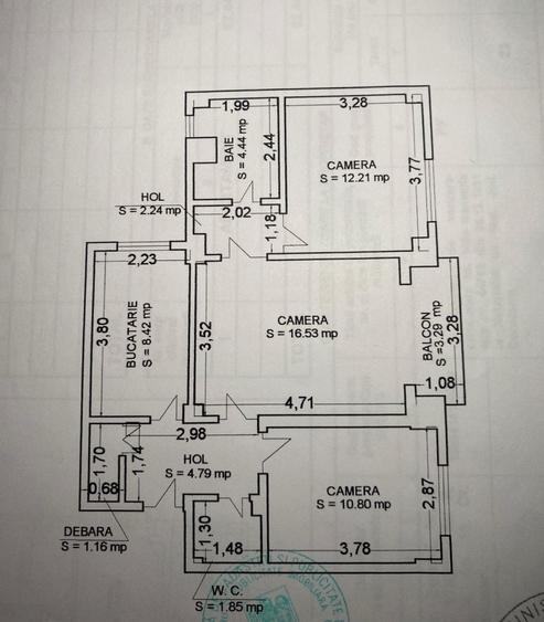 Apartament cu 3 camere semidecomandat în Central