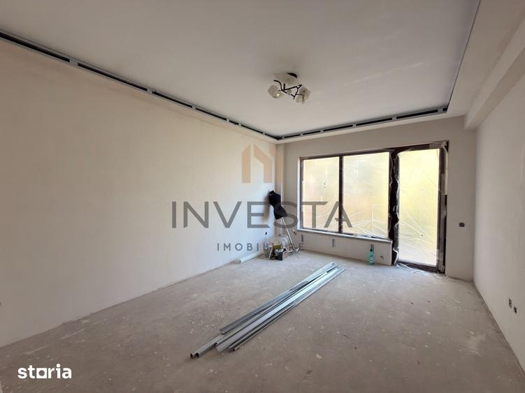 Apartament cu 3 camere semidecomandat în Andrei Mureșanu