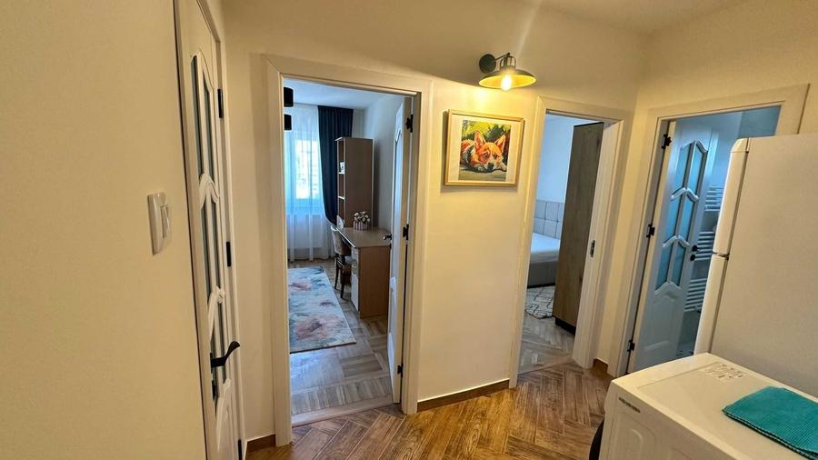 Apartament cu 3 camere decomandat în Central