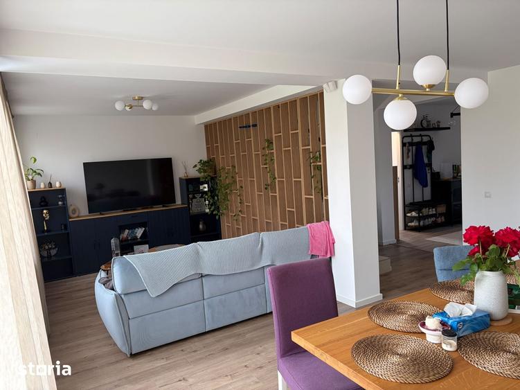 Casă cu 4 camere cu Teren 400 Mp în Central
