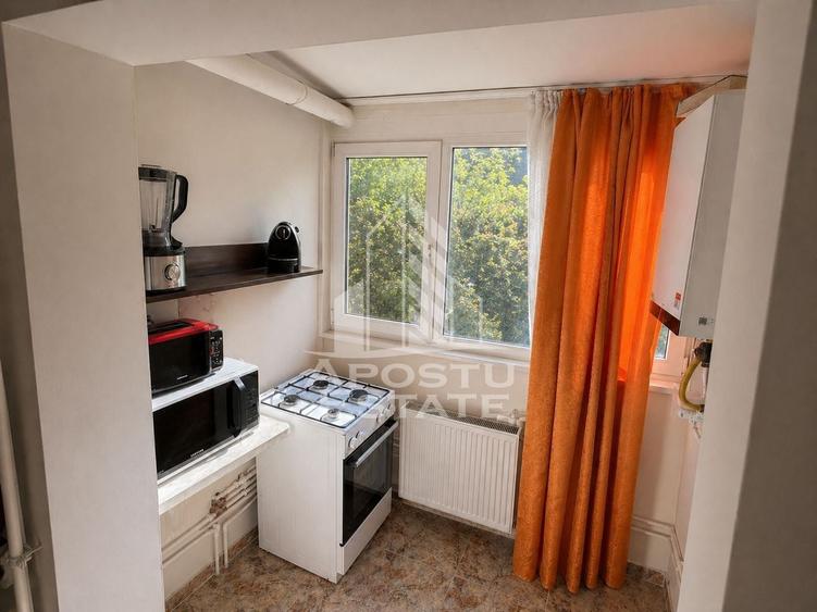 Apartament cu 3 camere decomandat în Complex Studențesc
