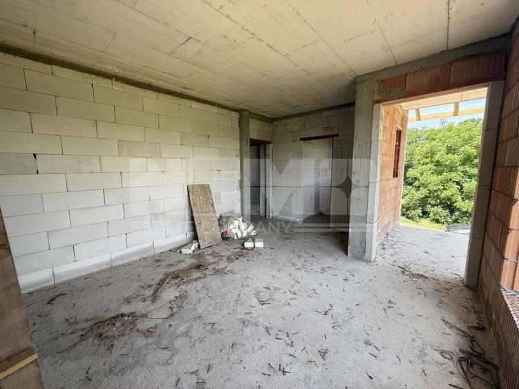Duplex cu 4 camere cu Canalizare în Central