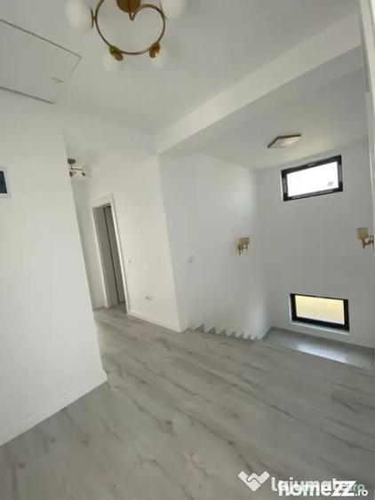 Casă cu 7 camere cu Teren 412 Mp în Central