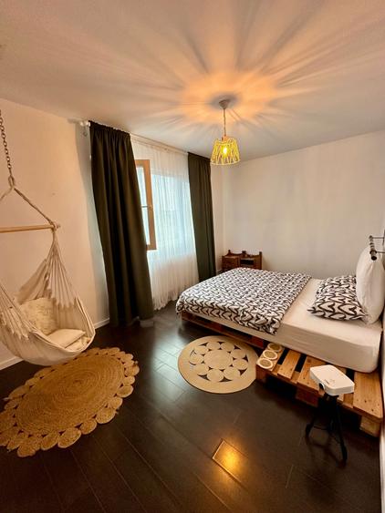 Apartament cu 3 camere semidecomandat în Gorjului