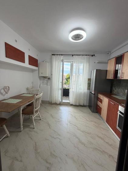 Apartament cu 3 camere decomandat în Tudor