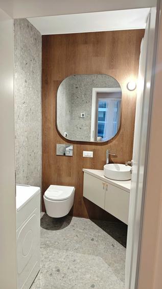 Apartament cu 3 camere decomandat în Sud