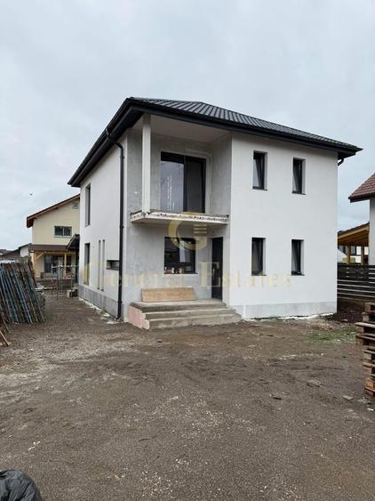 Casă individuală cu 4 camere cu Canalizare în Tărlungeni