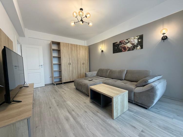 Apartament cu 2 camere decomandat în Girocului