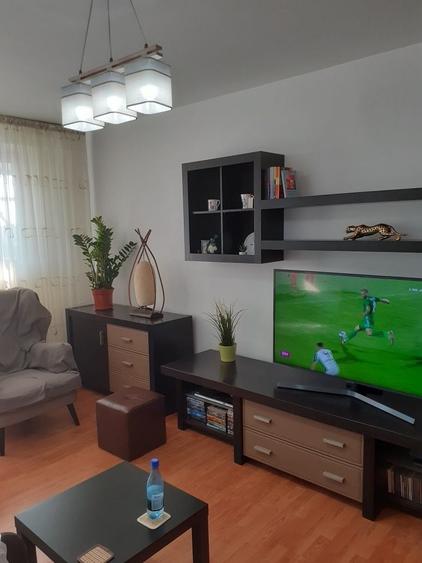 Apartament cu 3 camere decomandat, mobilat în Drumul Taberei