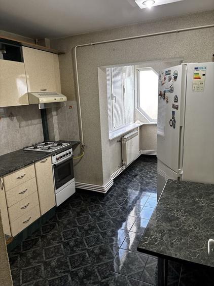 Apartament cu 2 camere decomandat în Piața Centrală