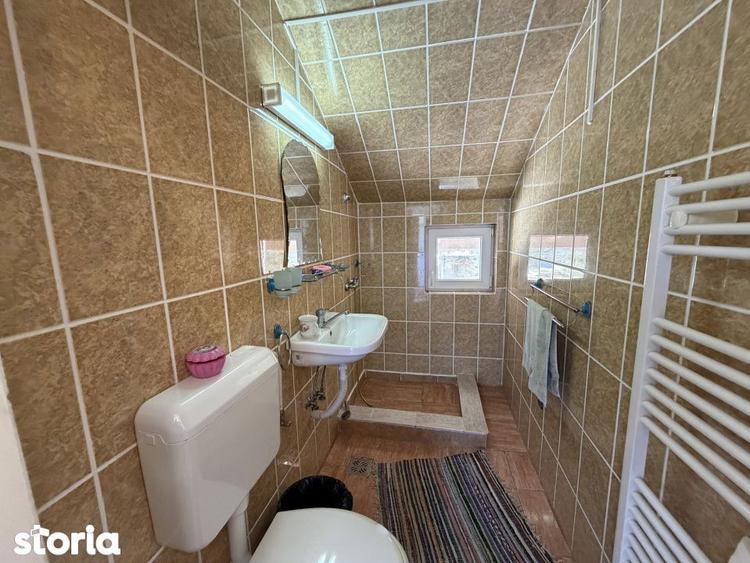 Casă cu 9 camere cu Teren 515 Mp în Central