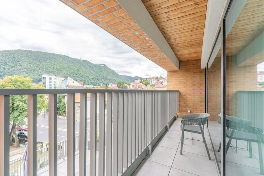 Apartament cu 4 camere decomandat, mobilat în Central