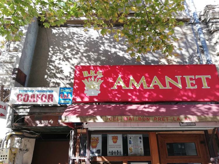Inchiriez-vand spatiu comercia format din parter 28m2 si mansarda 40m2 - 1