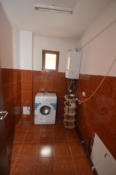 Casă cu 5 camere cu Canalizare în Ghiroda